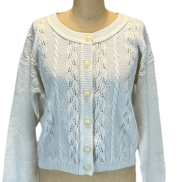 Sweaters - VINTAGE Classic cable knit sweater cardigan button front white 80s basic staple